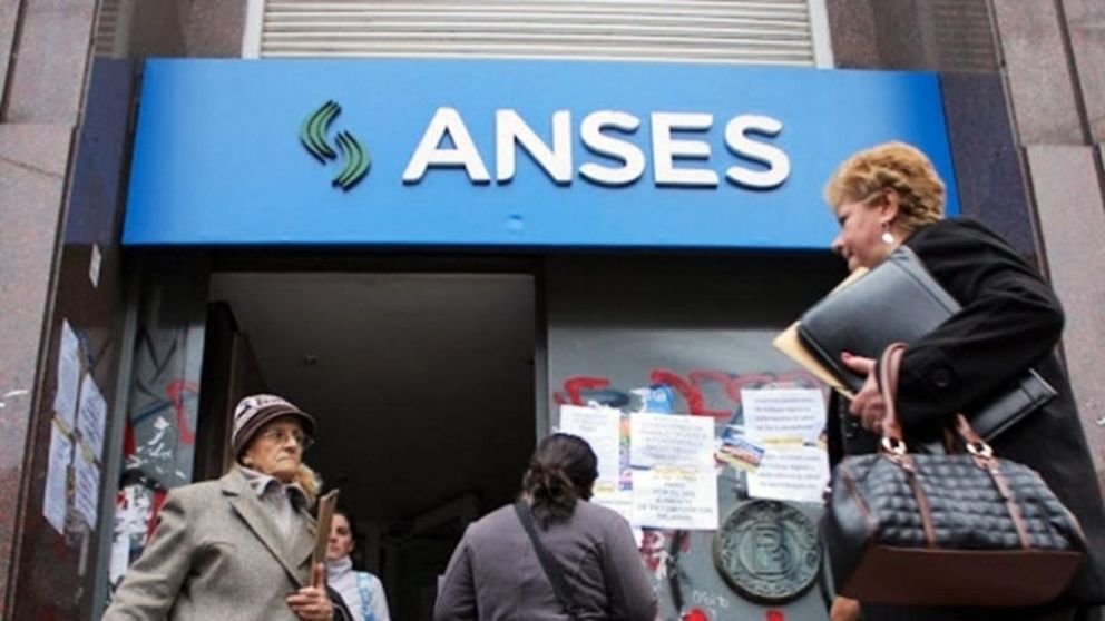 Explotó la demanda de los créditos Anses