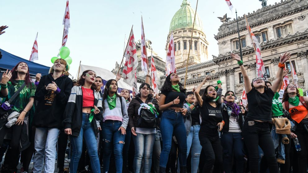 La "marea verde" volvió a la plaza del Congreso en apoyo al aborto legal