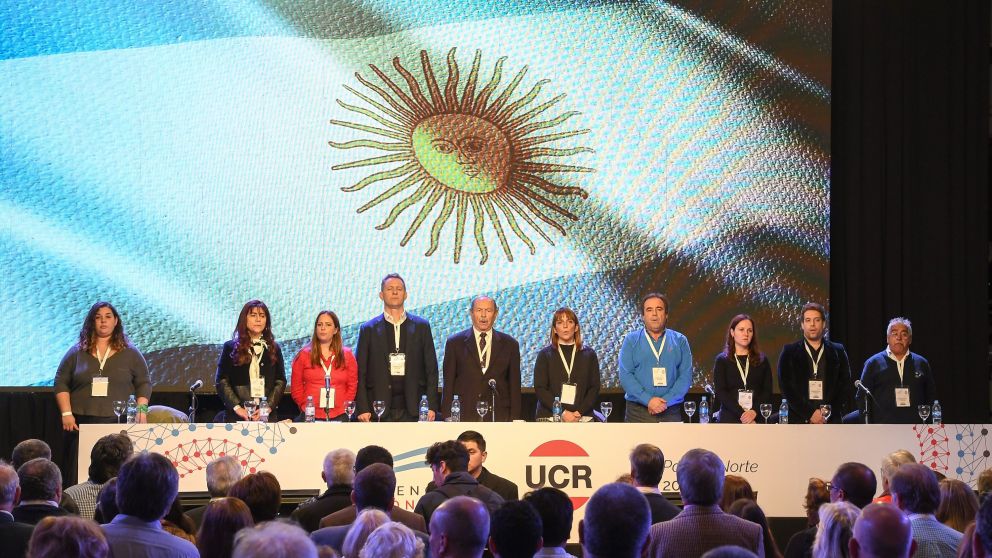 El radicalismo delibera formalmente en el complejo de Parque Norte