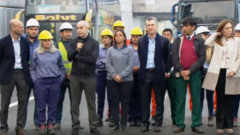 En clima de campa�a, Macri inaugur� el Paseo del Bajo 