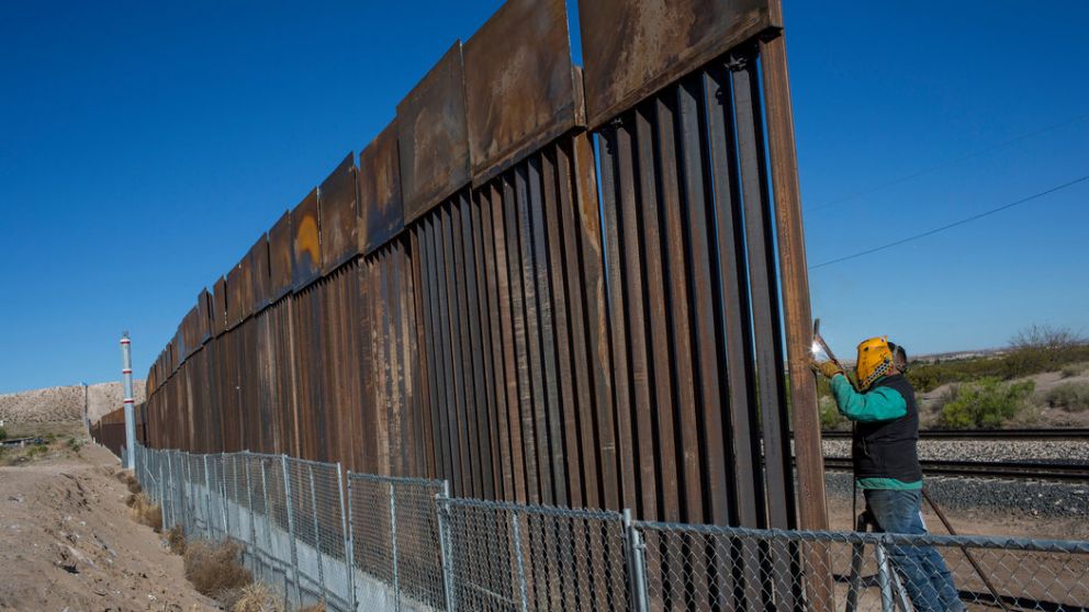 El muro es promesa de campaña