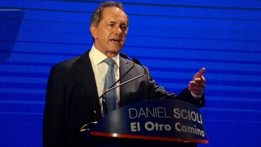 Scioli disputaría las PASO dentro del frente del PJ