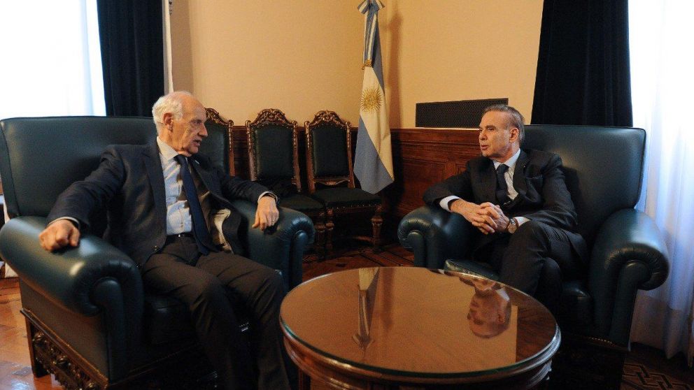 Para evitar una ruptura, Pichetto recibió a Lavagna en el senado