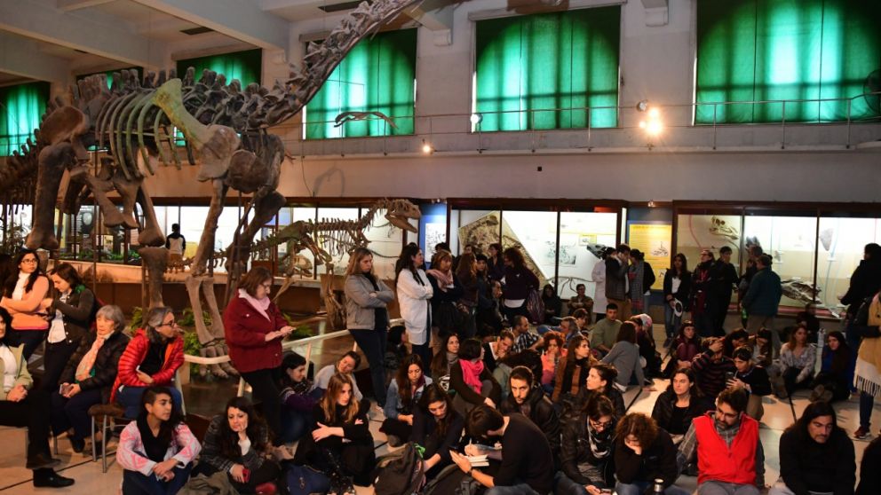 Reclaman un plan de emergencia para salvar a la ciencia