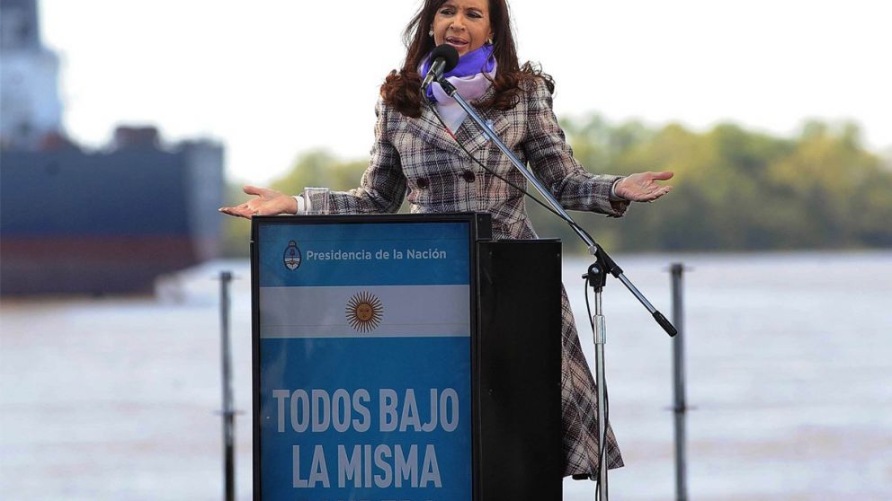 Cristina cambió el axioma y pasó del "vamos por todo" al "vamos por todos"
