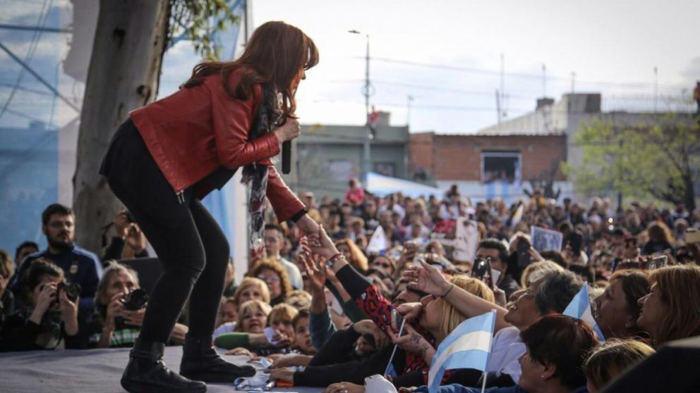 La hipótesis de que la senadora se postule para la vicepresidencia, adelantó BAE Negocios