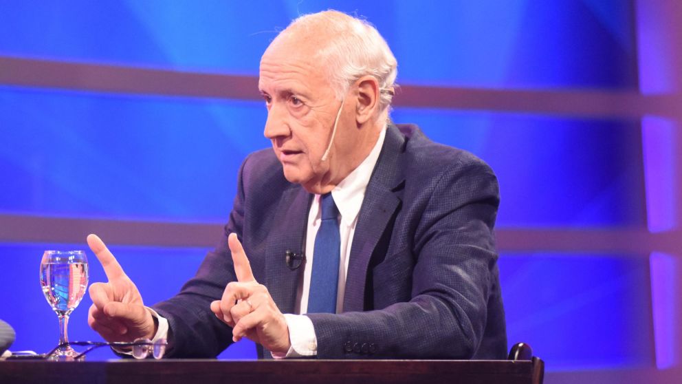 Lavagna aseguró que el país puede "volver a crecer con inclusión social"