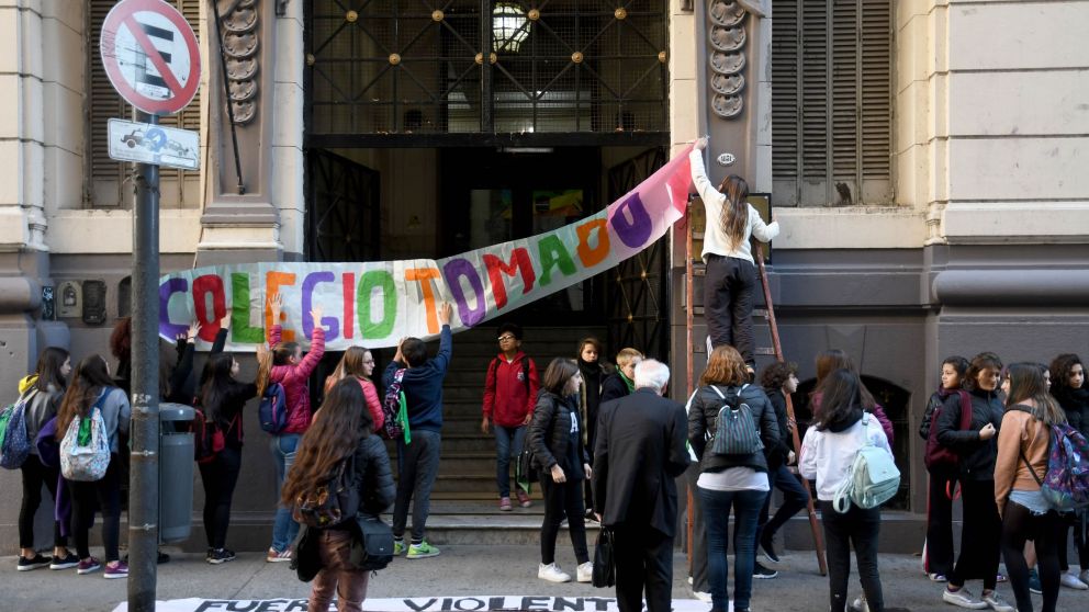 La toma comenzó el lunes en el Colegio Pellegrini