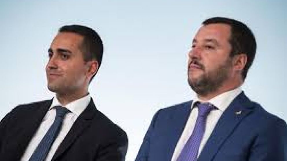 Los dos son vicepremier, Di Maio (izq.) más moderado