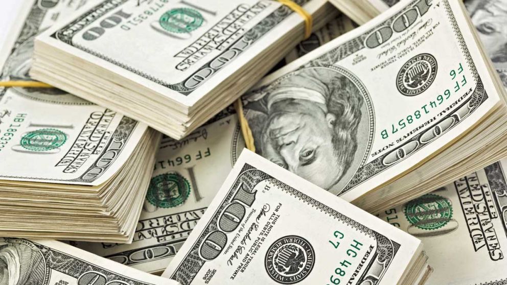 El d�lar minorista cerr� a $43,87