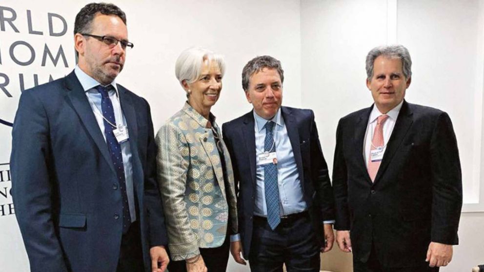 Macri gestiona en secreto que el Tesoro avale tap�n a una corrida