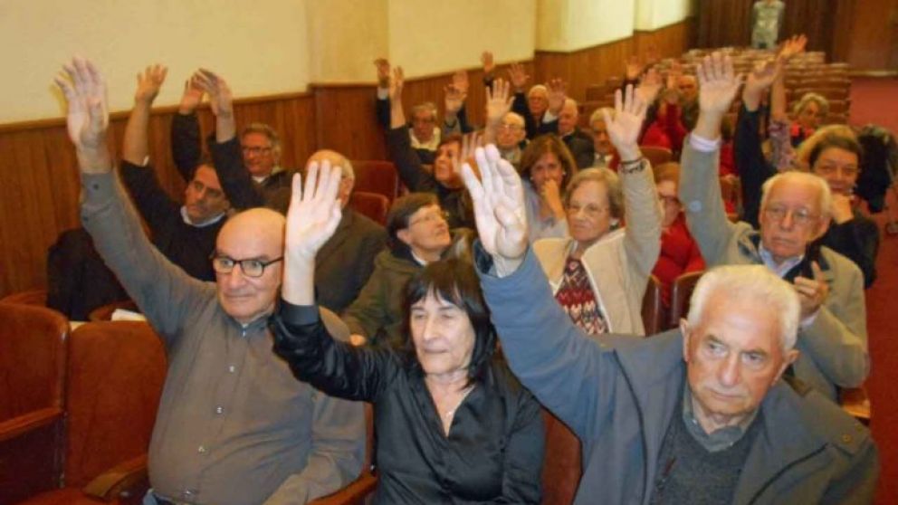 Los socios votaron un cuarto intermedio hasta el 21 de mayo