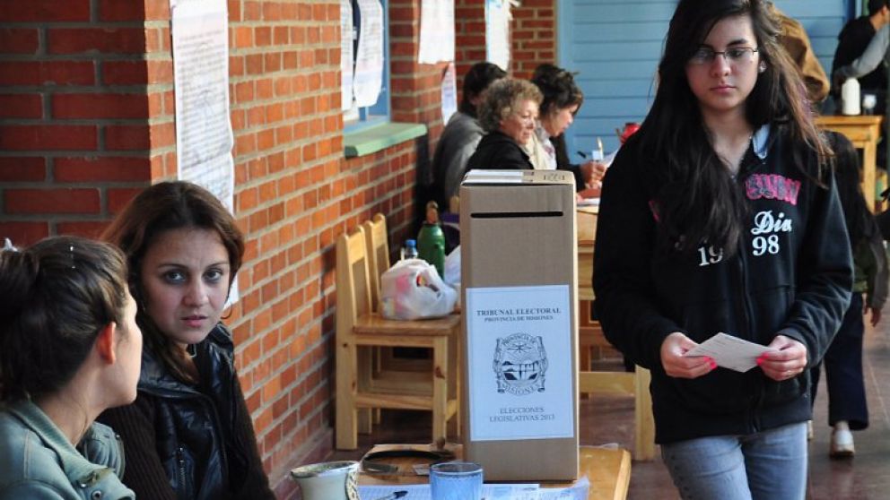 M�s de 76 mil adolescentes votan por primera vez en C�rdoba
