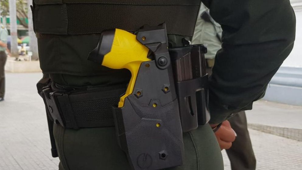 Cómo y dónde las fuerzas de seguridad podrán utilizar las pistolas taser