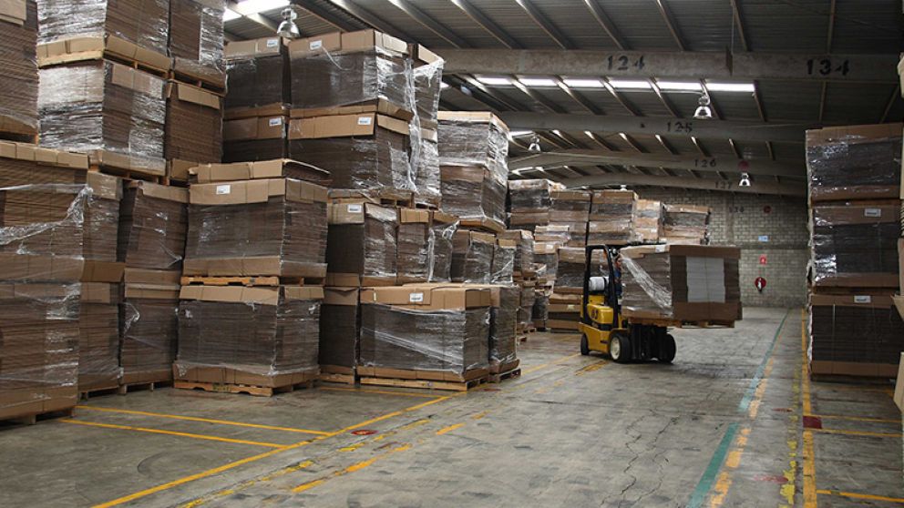 Meta de déficit cero: Argentina sube aranceles a la importación