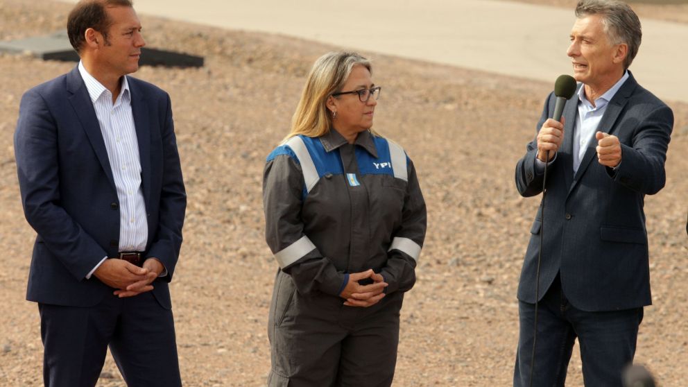 Macri participó junto a Gutiérrez de un acto en Vaca Muerta