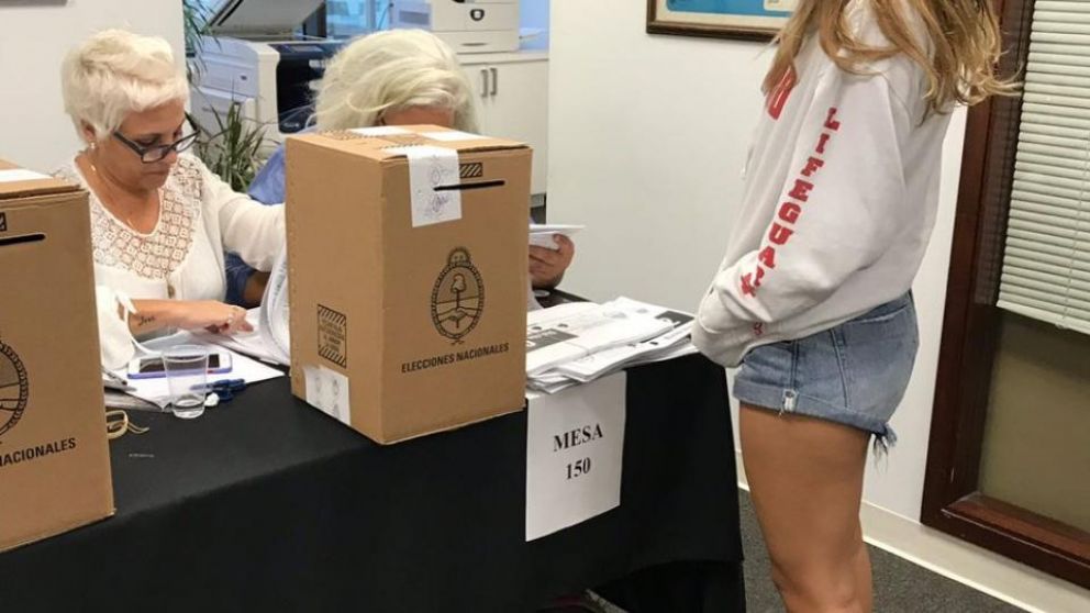 Cambiemos arrasó en Miami, Santiago de Chile y Londres
