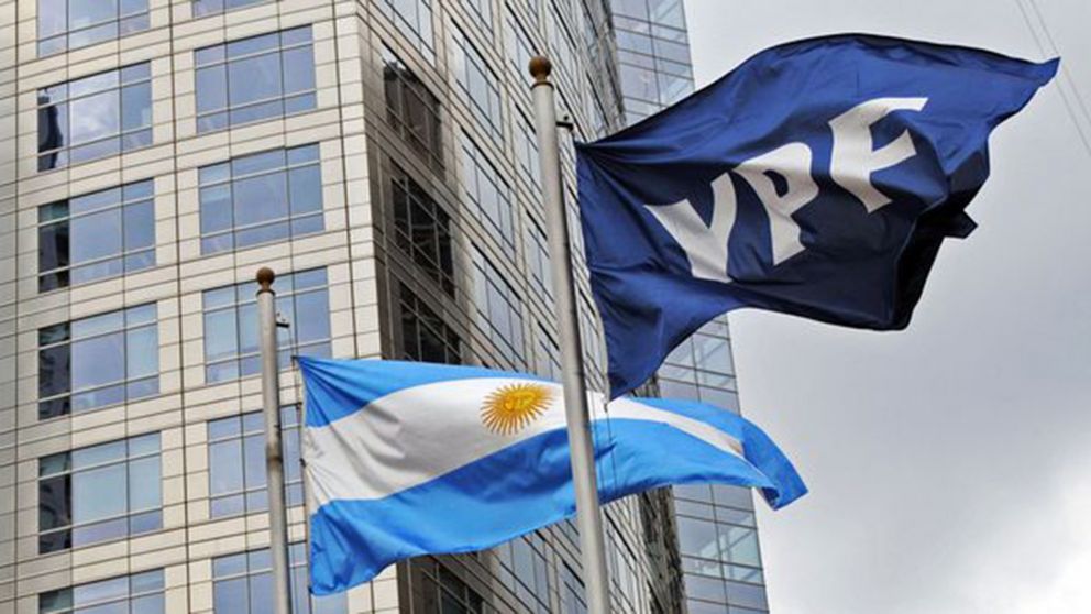 Jueza de EE.UU. suspende el juicio por YPF