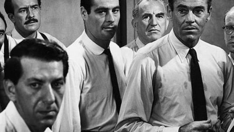 Doce hombres en pugna