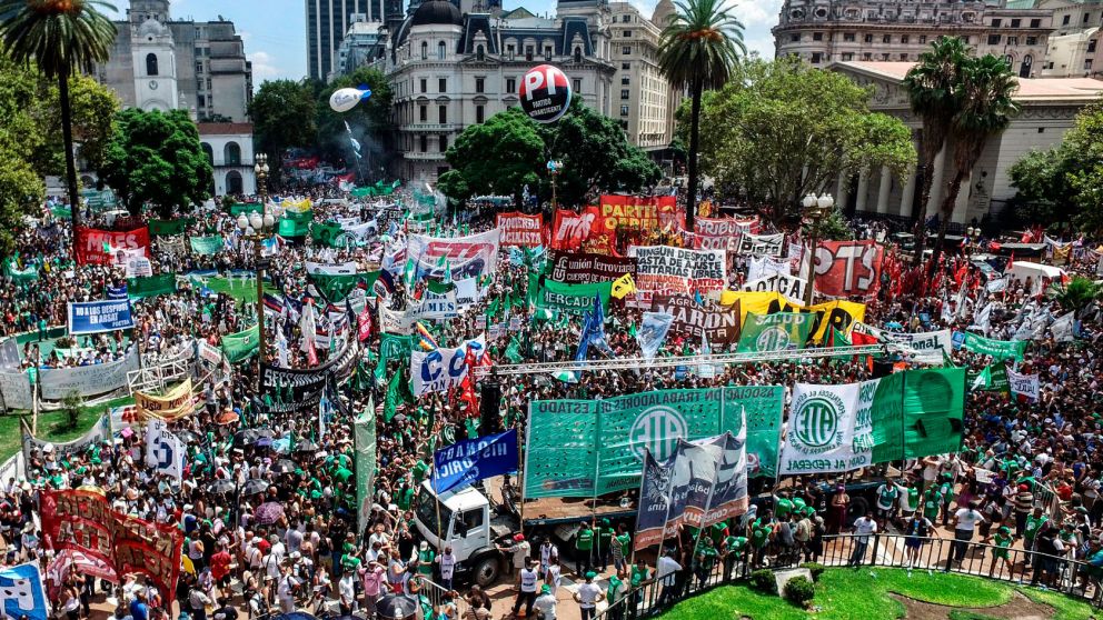 Se cumple el paro nacional convocado por las CTA y Moyano