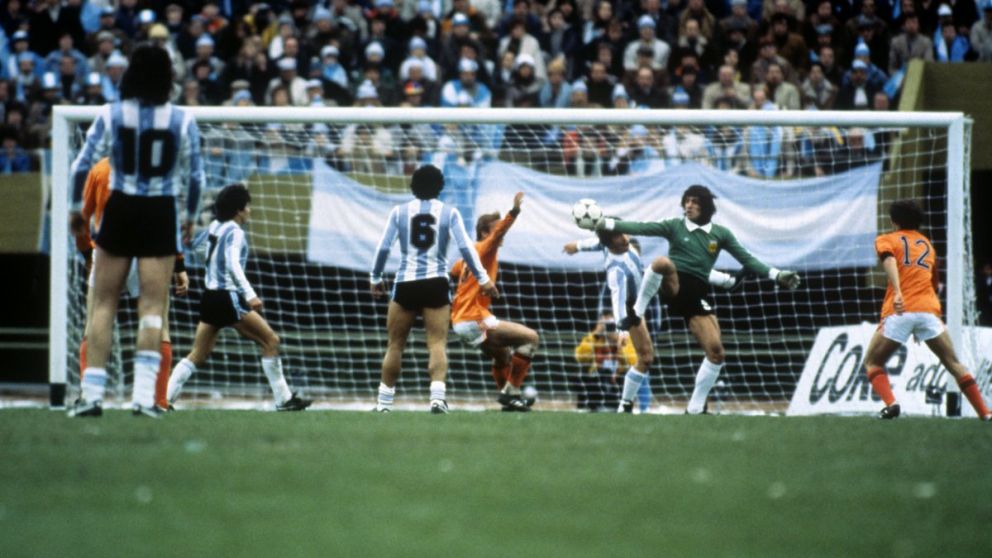 El "Pato" comenz� a atajar en la primera de Quilmes en 1969