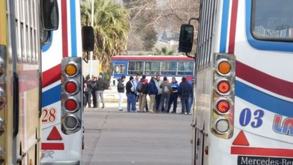 Un sector de la UTA confirmó adhesión al paro general