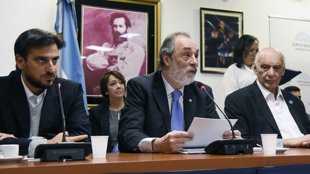 Tonelli presidió la reunión de Asuntos Constitucionales