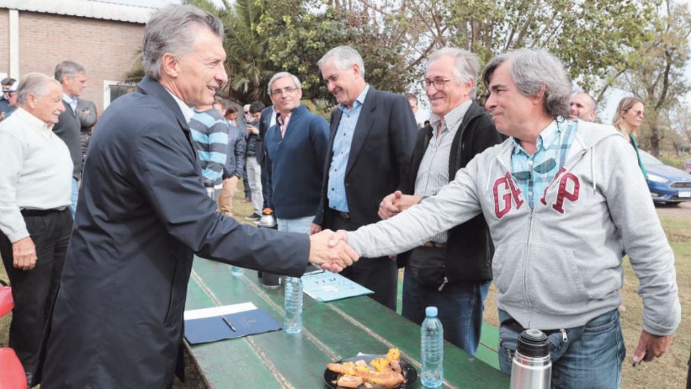 De campaña en Santa Fe, Macri se reunió con productores lácteos