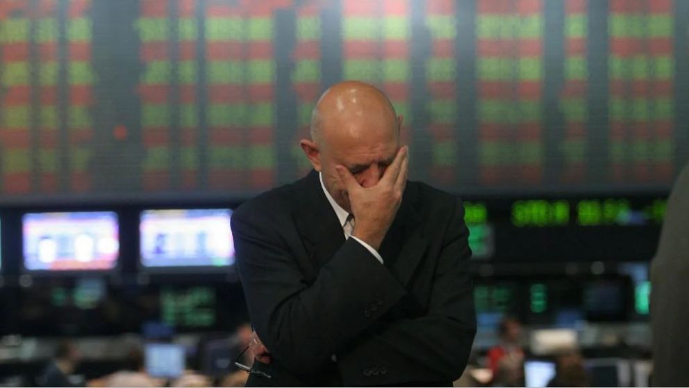 Miércoles negro para una economía en crisis