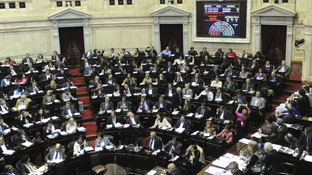 El oficialismo busca avanzar con la ley de financiamiento de partidos políticos