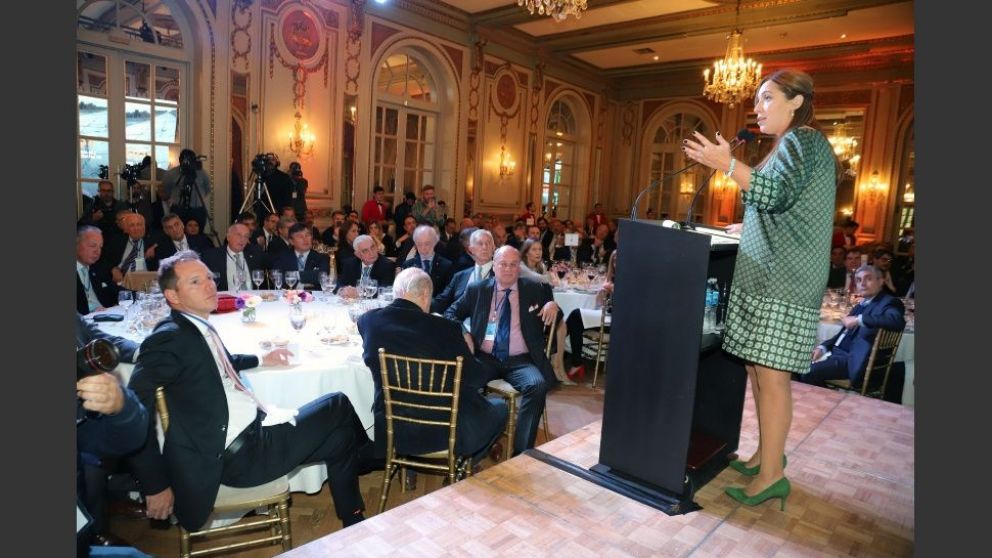 Vidal anunció nuevo "plan anti crisis" para revertir el descontento social