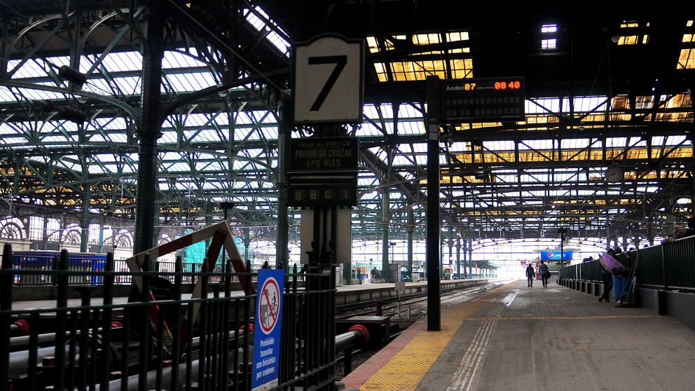 El paro de ferroviarios sucumbió al nacer, por la conciliación