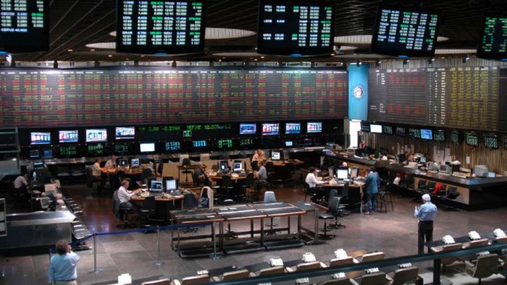 La Bolsa subió impulsada por el sector financiero y energético