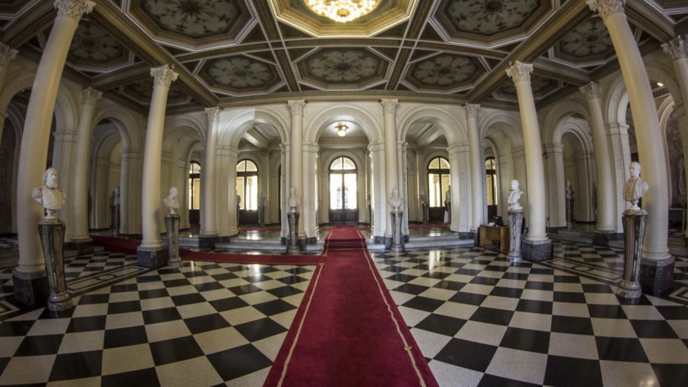 La Casa de Gobierno, desierta en la previa de los asuetos por Semana Santa