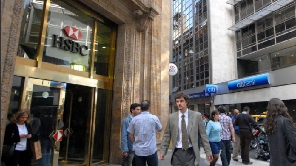 Por la suba de tasas, cada vez hay más familias y empresas morosas