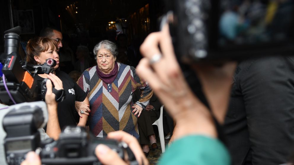 Madres de Plaza de Mayo convocó a defender su sede ante un operativo judicial