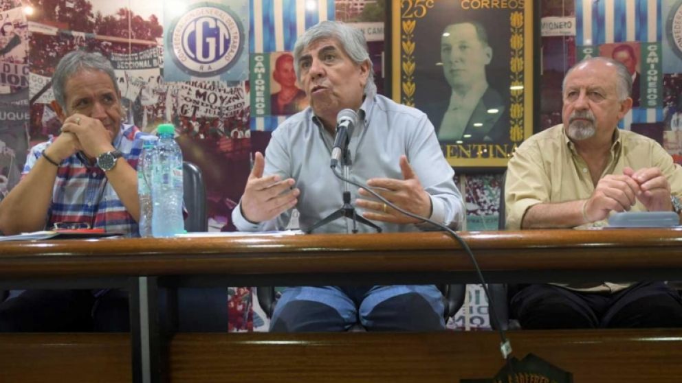 La CGT y las CTA anunciaron un paro para el 30 de abril