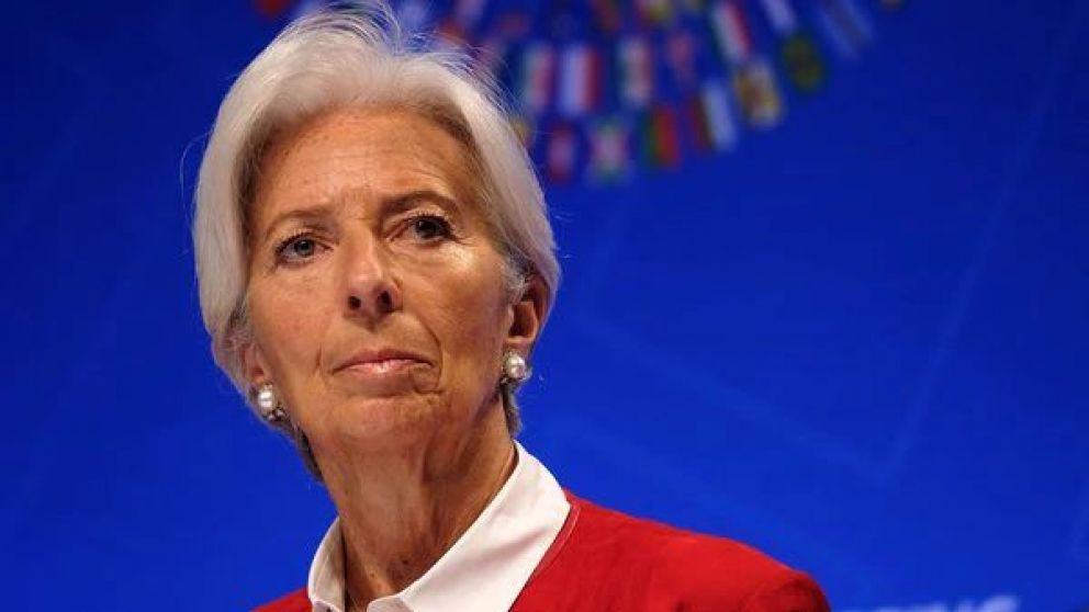 Para Lagarde, la recesión en Argentina "tocó fondo y la economía va a repuntar"