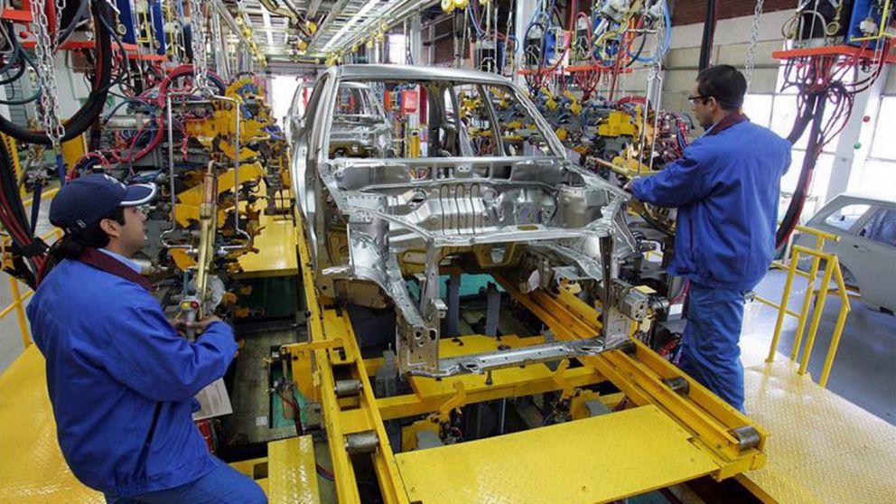 Los vehículos importados reemplazaron la fabricación local