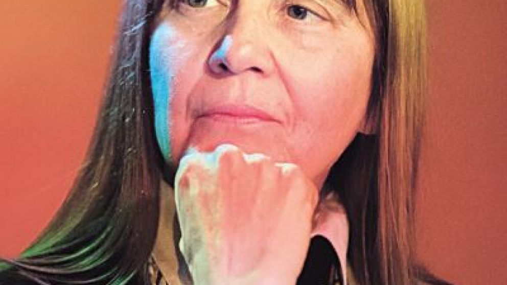 “La sociedad es hipócrita, te encorseta, te asfixia y no te deja ser”