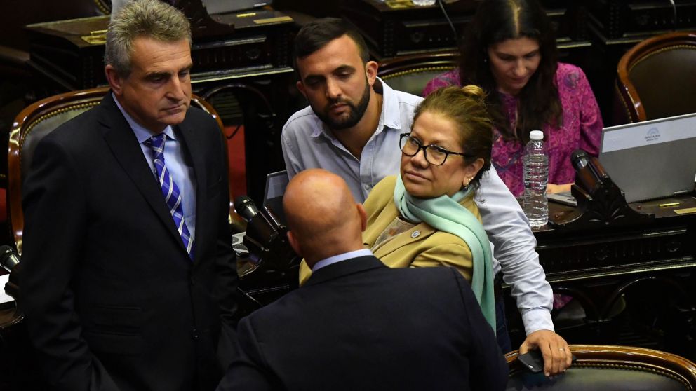 Con 130 diputados presentes se levantó el telón de la sesión