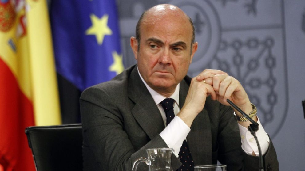 De Guindos informó a la comisión de Economía