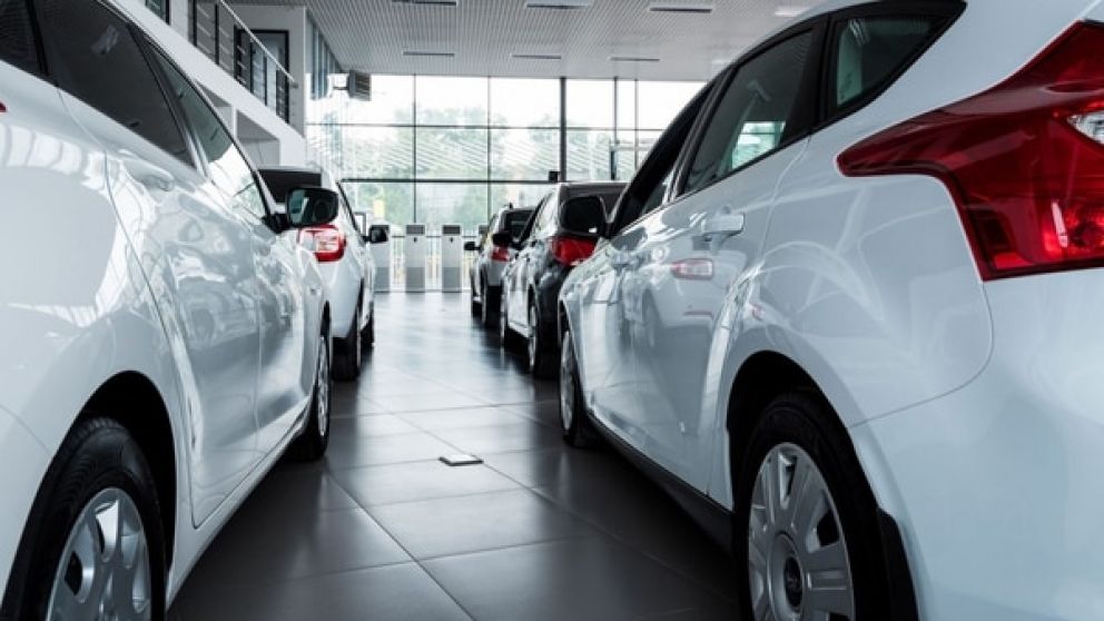 Por primera vez desde 2002 se comercializaron menos autos en marzo que en febrero