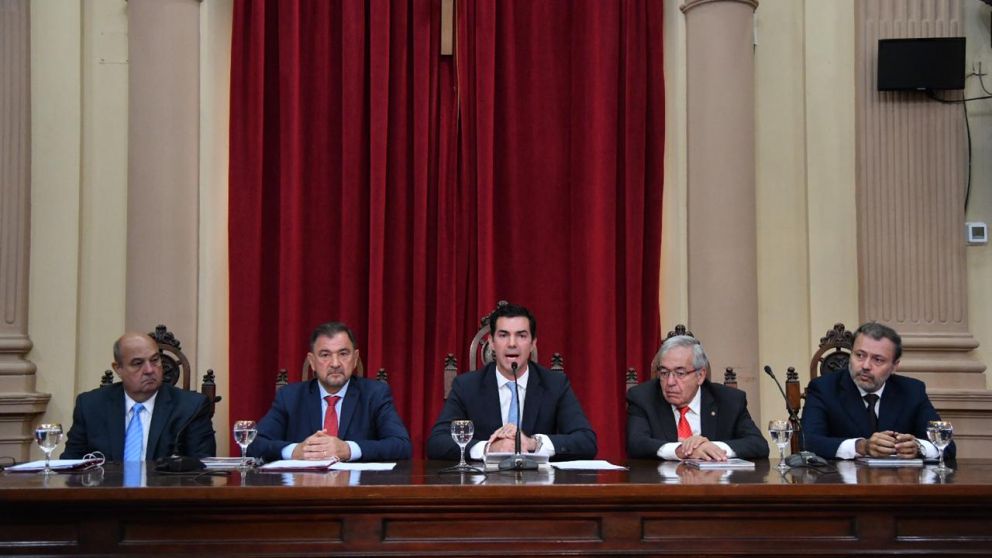 Urtubey contrastó números de la provincia y la Nación