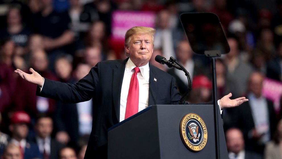 "Cerraré la frontera, o grandes secciones de la frontera, la próxima semana", advirtió Trump