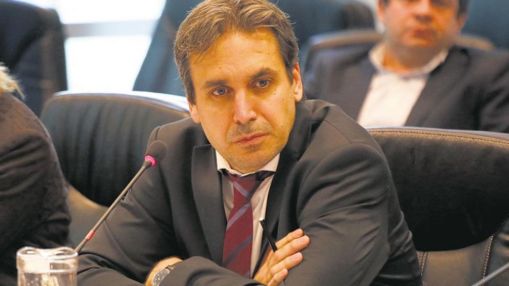 Ramos Padilla dispuso la detención del espía que se encuentra prófugo