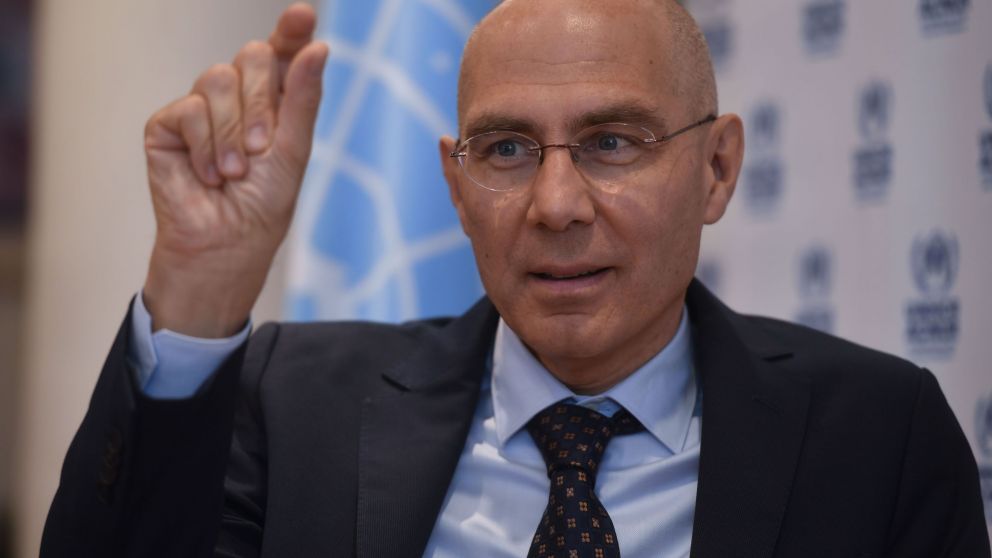 Turk visitó a los refugiados en Argentina