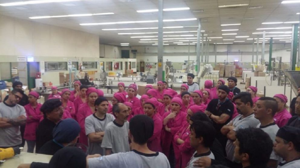 En febrero, los trabajadores hicieron asambleas para reclamar los sueldos adeudados