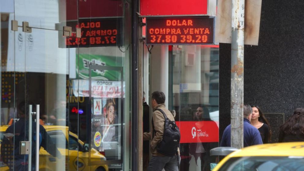 Para el Banco Central hubo una baja en la demanda del dólar para atesoramiento