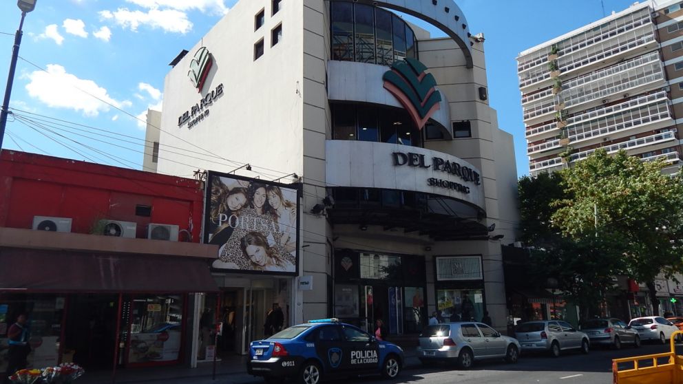 Por la caída del consumo, cierra el shopping de Villa del Parque